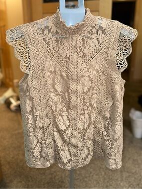 Cable & Gauge Beige Victorian Lace Mock Neck Sleeveless Top-Size L - NWT